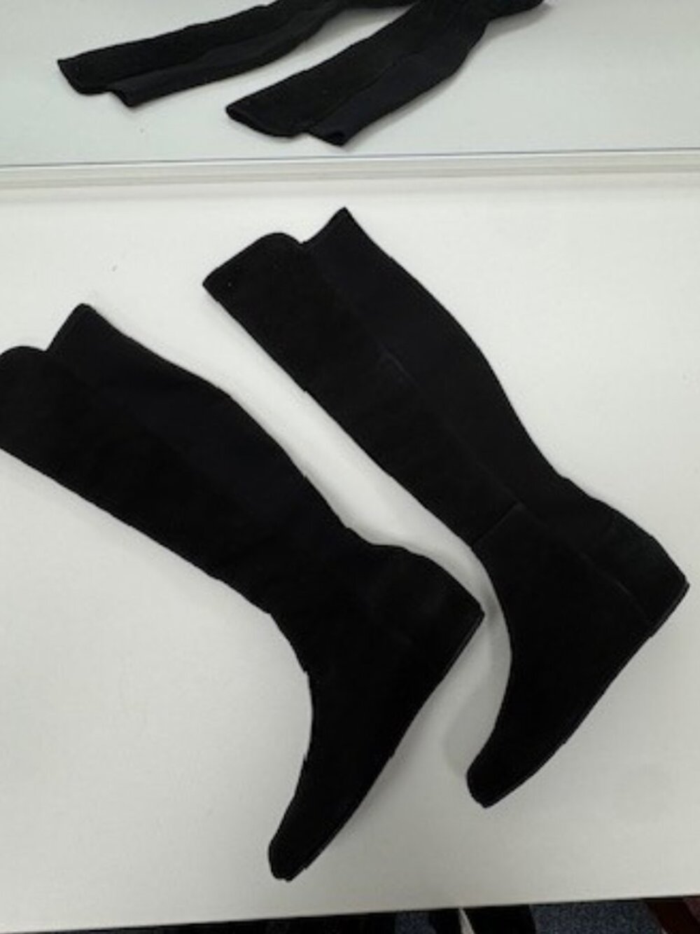 Stuart Weitzman Black Knee-High Boots -- Size 8.5